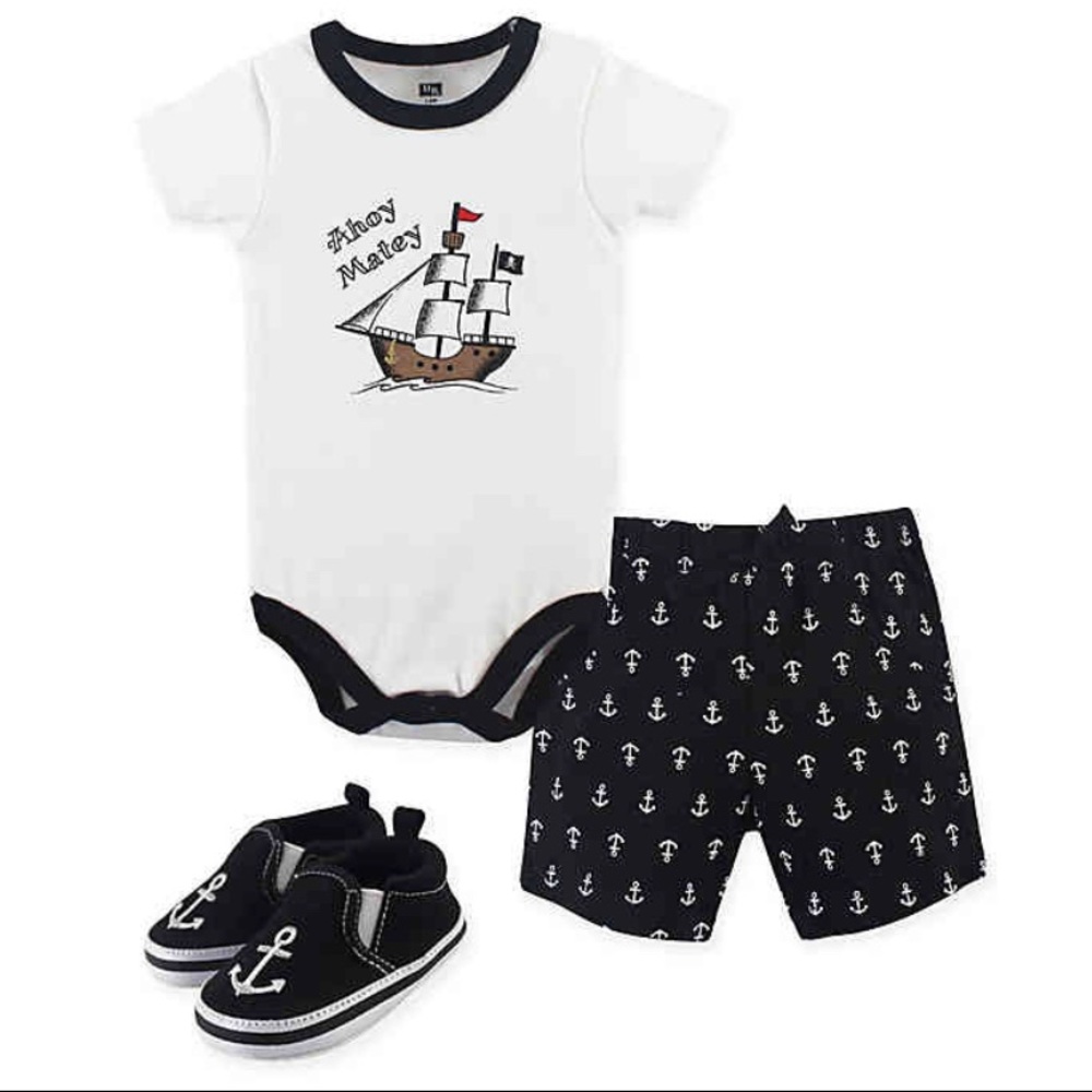 New Hudson baby set